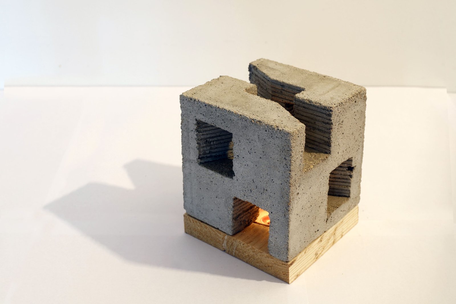 cube-beton-sur-mesure-brutalisme-atelier-numi-01-
